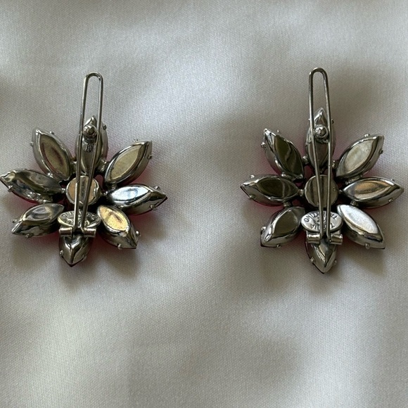 🌸 Tarina Tarantino Pink Swarovski Flower Hair Clips – Set of 2 - Picture 4 of 7